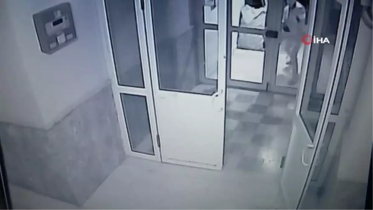 Husumetlilerin silahlı ev baskını kamerada