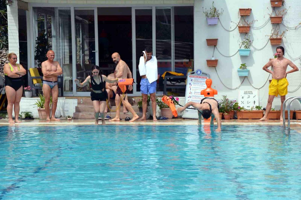 Fethiye'de 20 Cankurtarana Eğitim Verildi