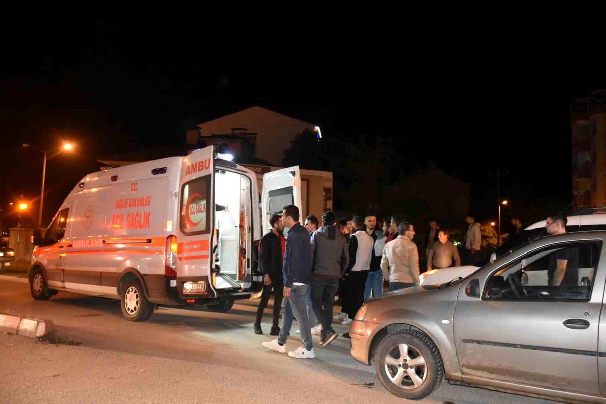 Hafif ticari aracın çarptığı yaya yaralandı