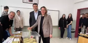 Hatice Uysal kimdir? Gültekin Uysal'ın eşi kimdir? Hatice Uysal kaç yaşında, nereli, mesleği ne, çocukları kimler? Hayatı ve biyografisi!