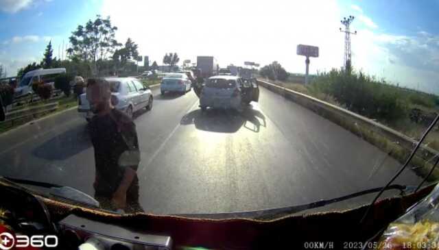 Antalya'da trafikte yol vermeme kavgası