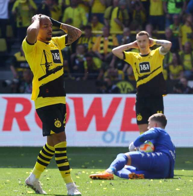 Bayram günü zehir oldu! Dortmund, şampiyonluk maçına gelen taraftarını ağlattı