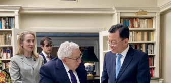 Çin'in Washington Büyükelçisi, Eski ABD Dışişleri Bakanı Kissinger'ı Ziyaret Etti