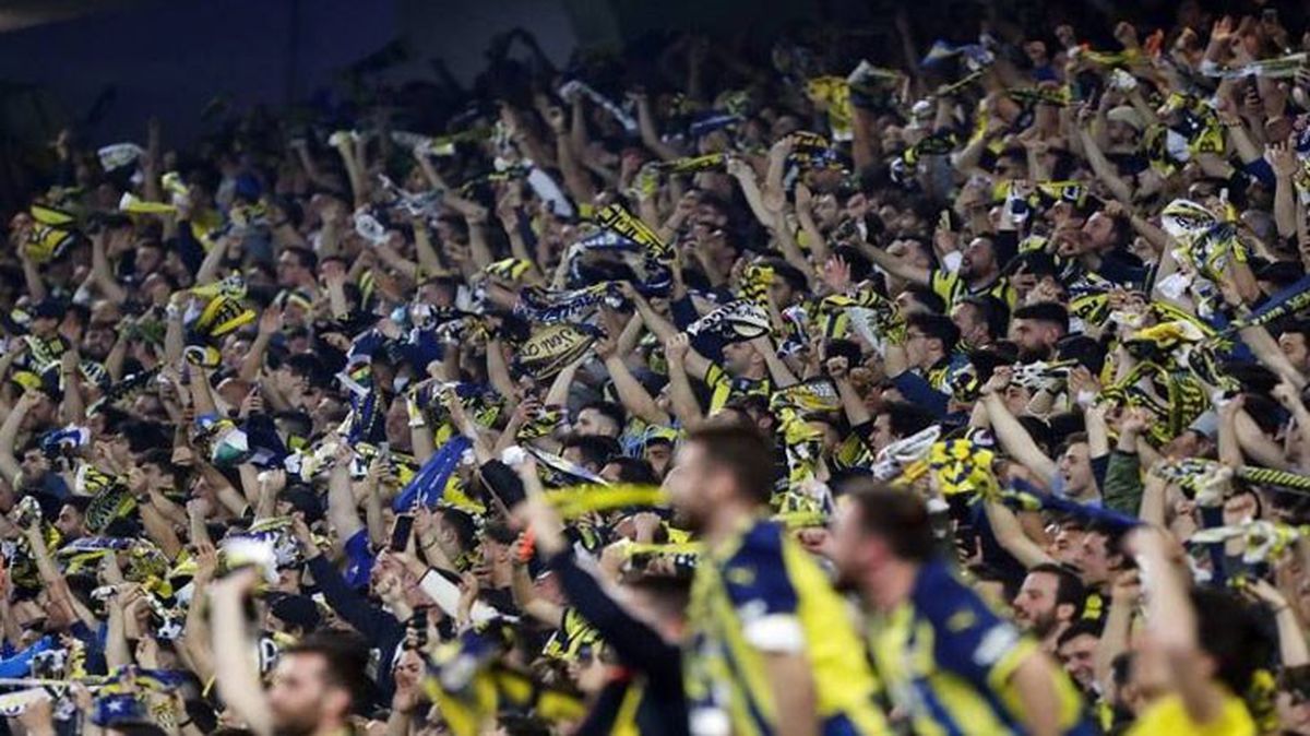 Fenerbahçe'nin yeni sezonda giyeceği iddia edilen forma ortalığı fena karıştırdı: Şaka mı bu?