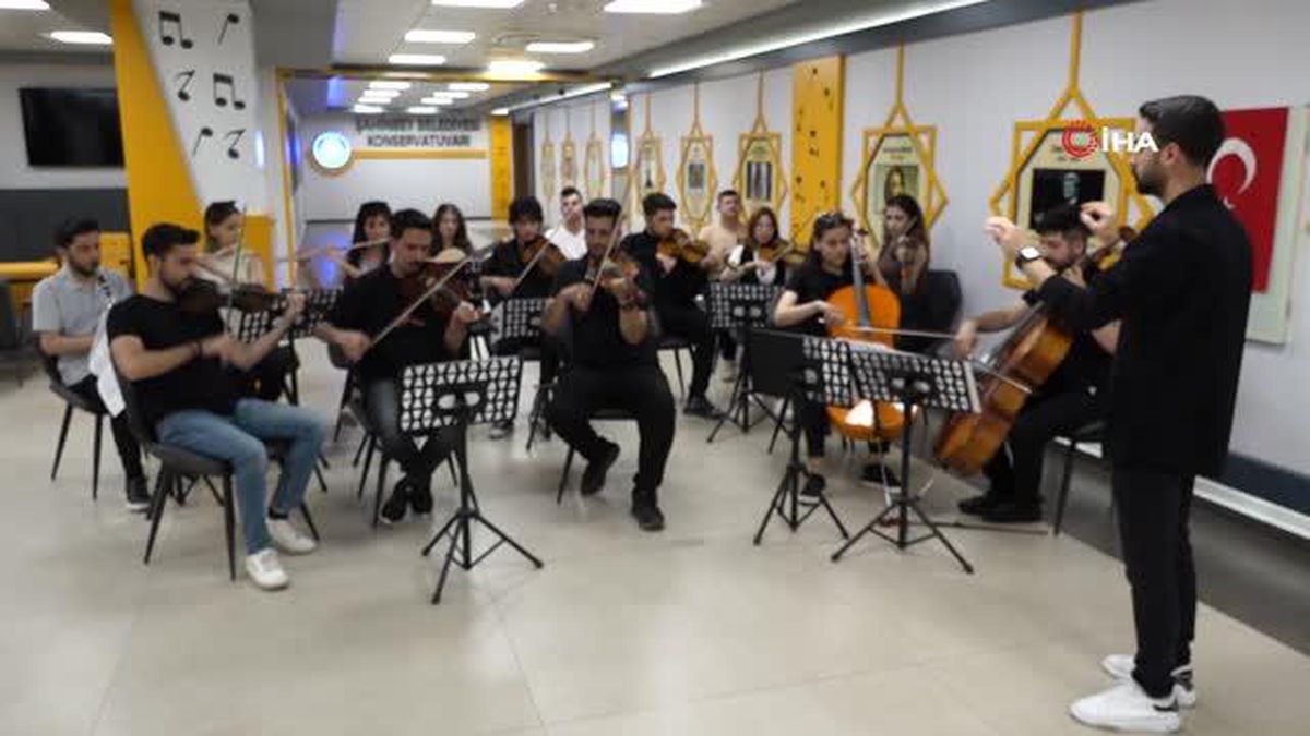 Gençler geleceğin sanatçıları olma yolunda ilerliyor
