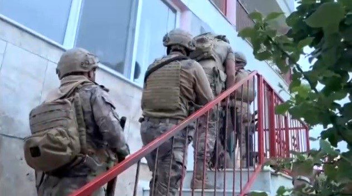 İzmir'de uyuşturucu operasyonu: 65 gözaltı