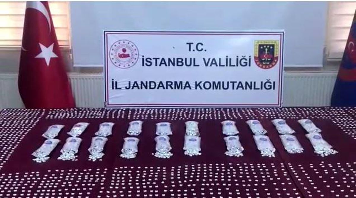 İstanbul'da Uyuşturucu ve Silah Ticareti Yapan 3 Kişi Yakalandı