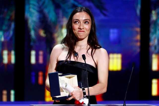 Merve Dizdar, Cannes Film Festivali'nde En İyi Kadın Oyuncu Ödülünü aldı