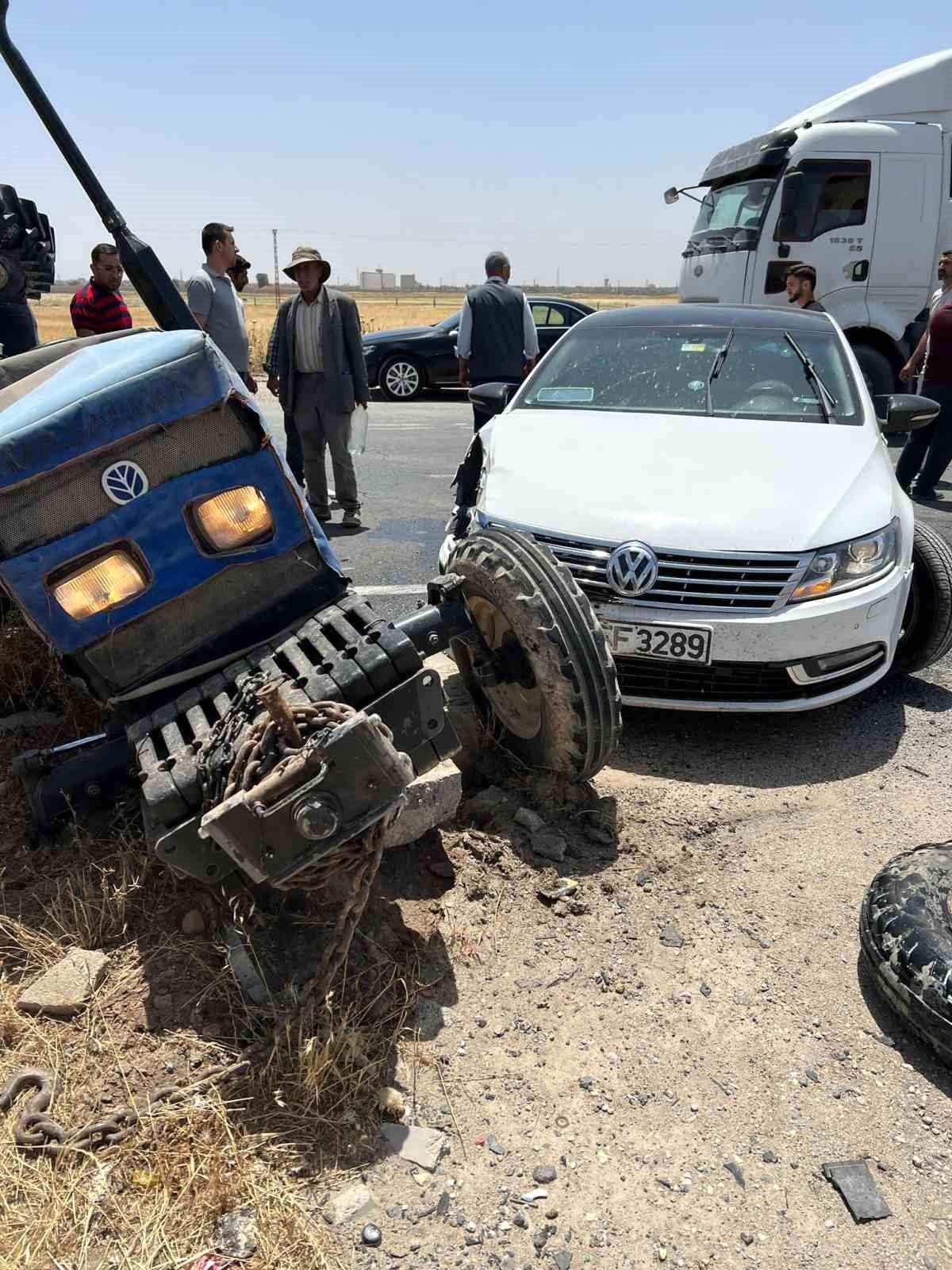 Traktör ve otomobil çarpıştı: 1 yaralı