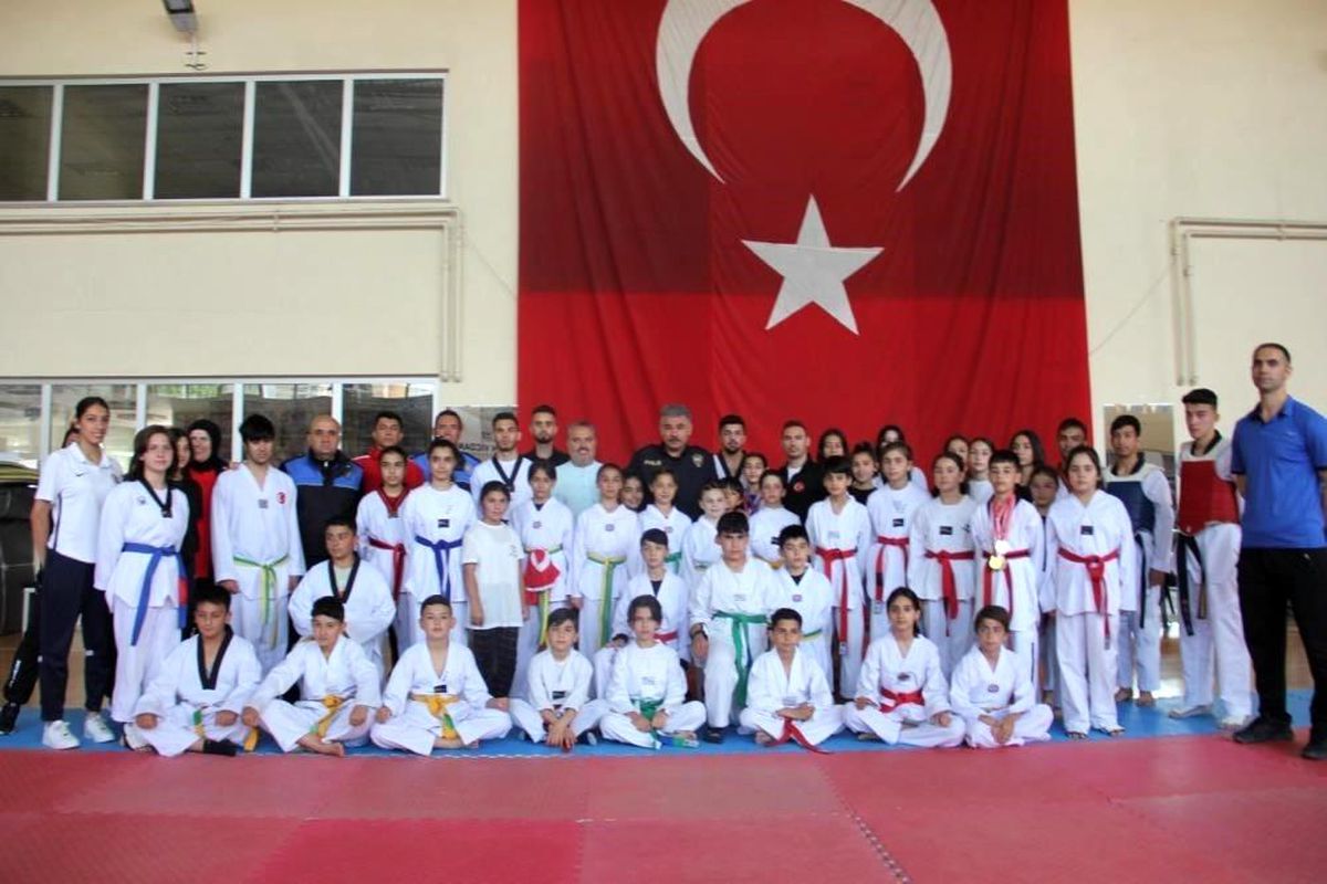İpeksi Dokunuş Projesi ile Gençler Madalya Kazanıyor