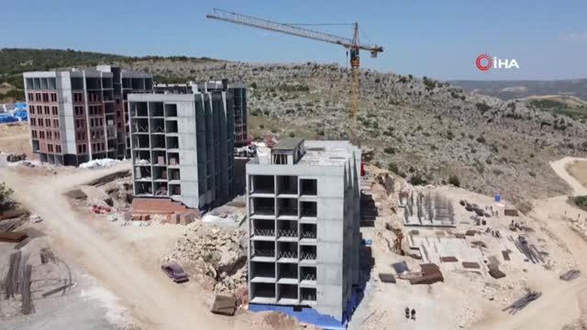 Depremzedelerin Beğenisini Toplayan Köy Evleri Tamamlandı
