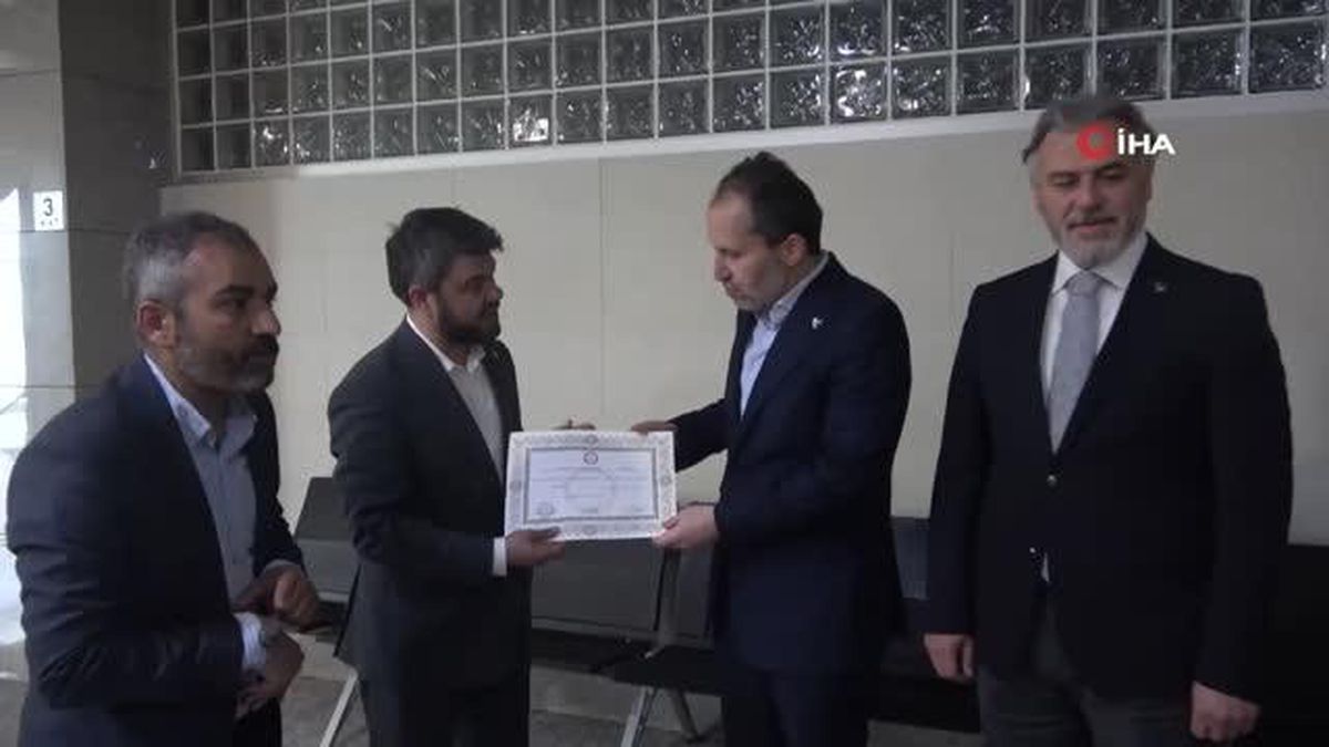 Yeniden Refah Partisi Genel Başkanı Fatih Erbakan mazbatasını aldı