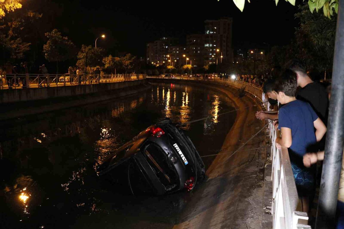 Adana'da Otomobil Sulama Kanalına Düştü: 1 Ölü, 1 Yaralı