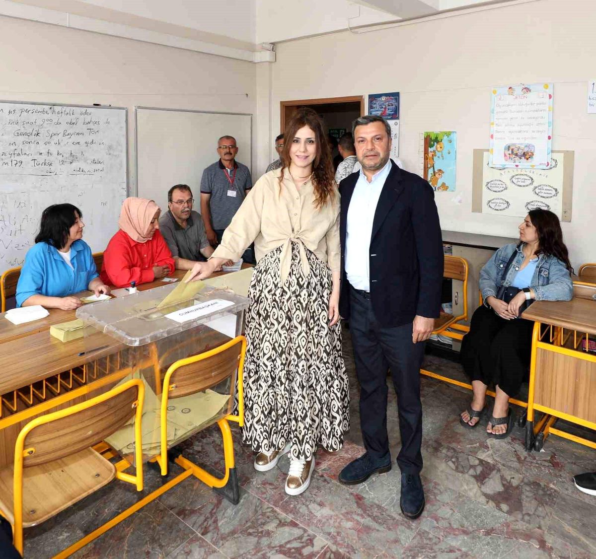 Adana'da Büyükşehir ve İlçe Belediye Başkanları Oylarını Kullandı