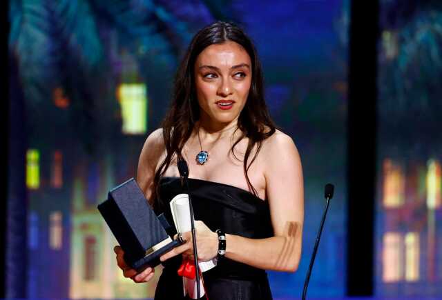 Cannes'dan ödülle dönen Merve Dizdar dünya basınında! Başarısına övgü yağdı Cannes'dan ödülle dönen Merve Dizdar dünya basınında! Başarısına övgü yağdı