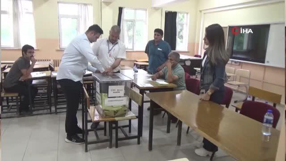Depremin merkez üssü Kahramanmaraş'ta sandıklar açılıyor