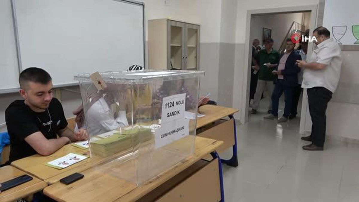 Elazığ'da oy kullanma işlemleri başladı