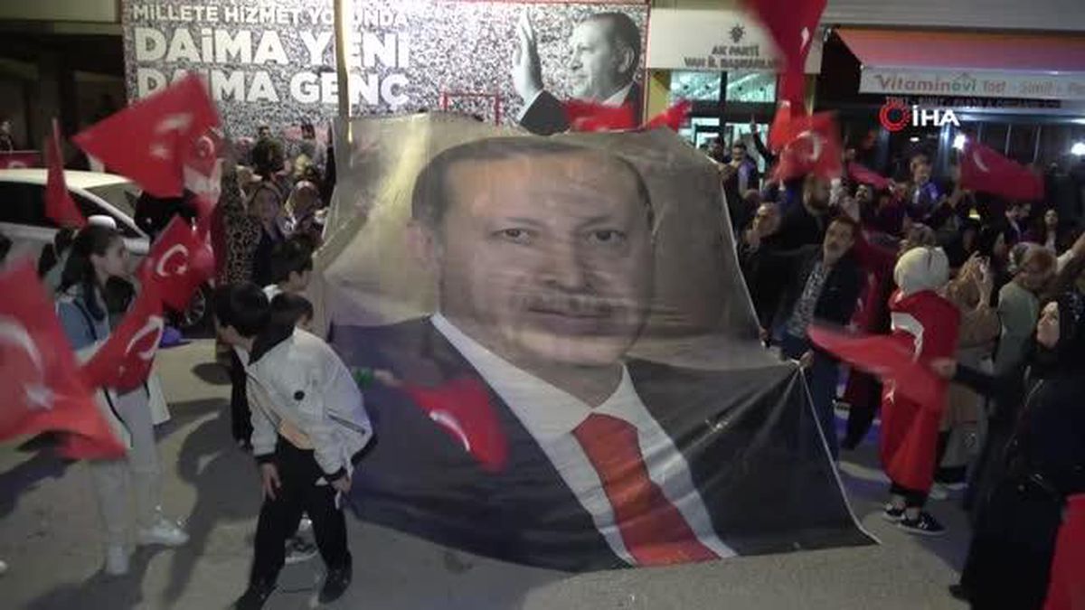 Erdoğan'ın zaferi Van'da coşkuyla kutlanıyor