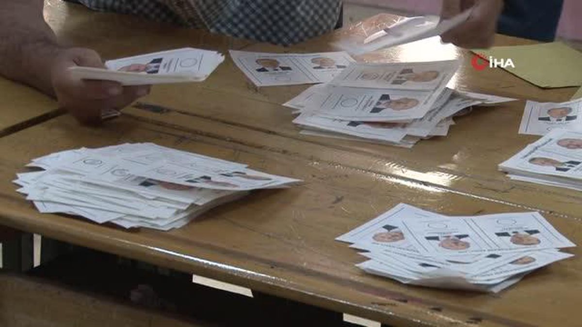 Gaziantep'te oy verme bitti sayım başladı