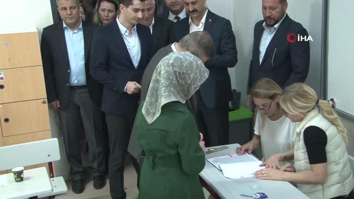 Ahmet Davutoğlu, oyunu kullandı