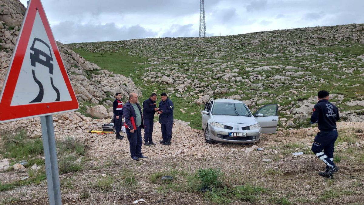 Sivas Gürün'de Yağmur Sonrası Kaza: 3 Yaralı