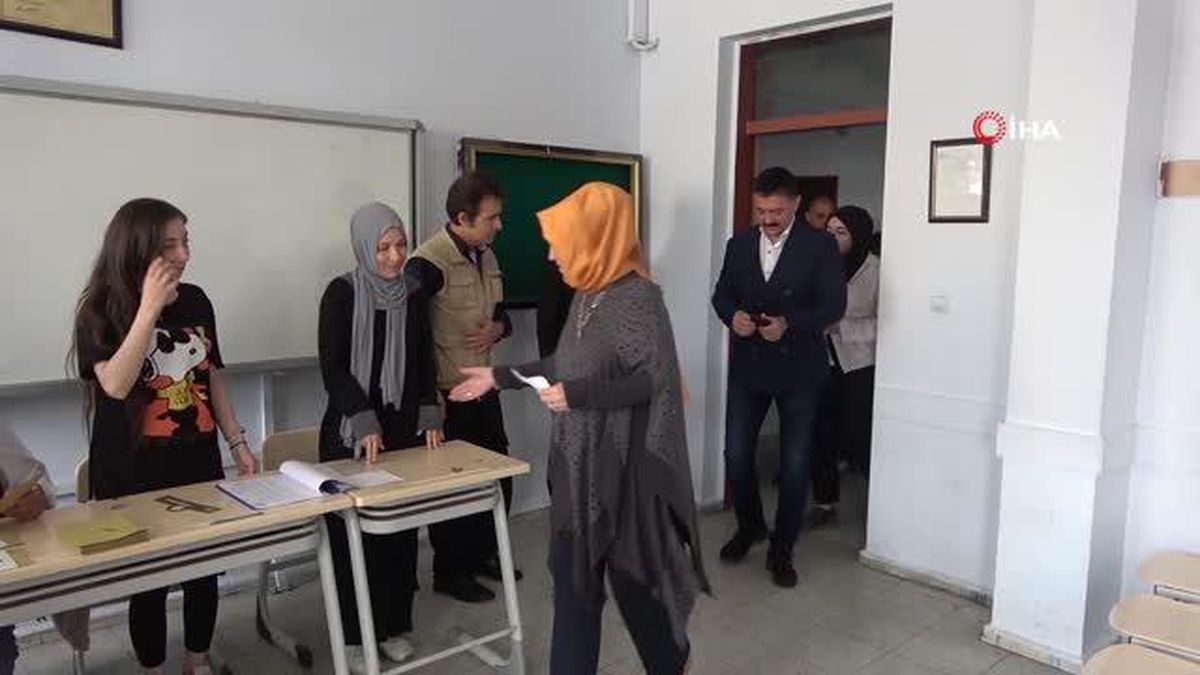 Kırıkkale'de Seçmenler İkinci Tur Oylaması İçin Sandığa Gidiyor