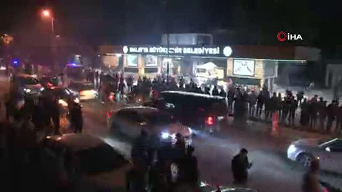 Malatya'da vatandaşlar sokaklara döküldü