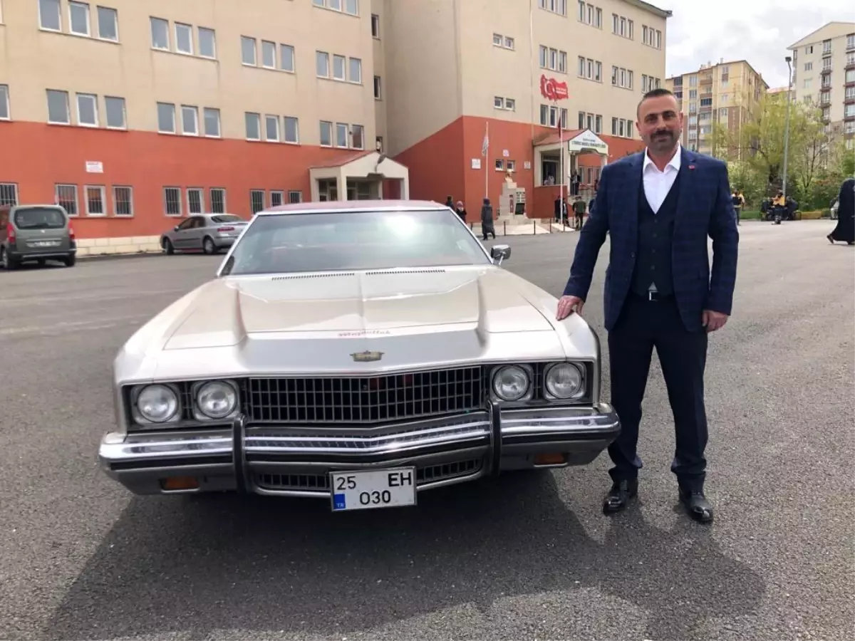 Erzurumlu iş insanı Haluk Ertek, Alparslan Türkeş'in otomobiliyle oy kullanmaya gitti