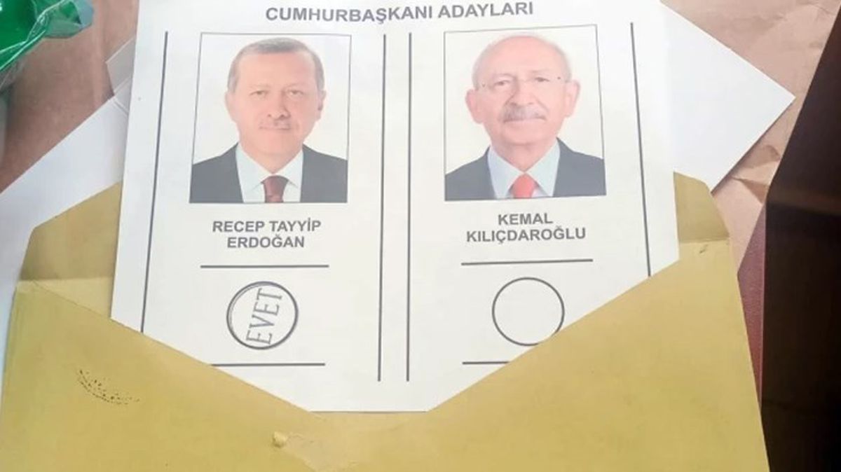 Tekirdağ'da zarf içerisinden Erdoğan'a 'Evet' mührü basılmış pusula çıktı