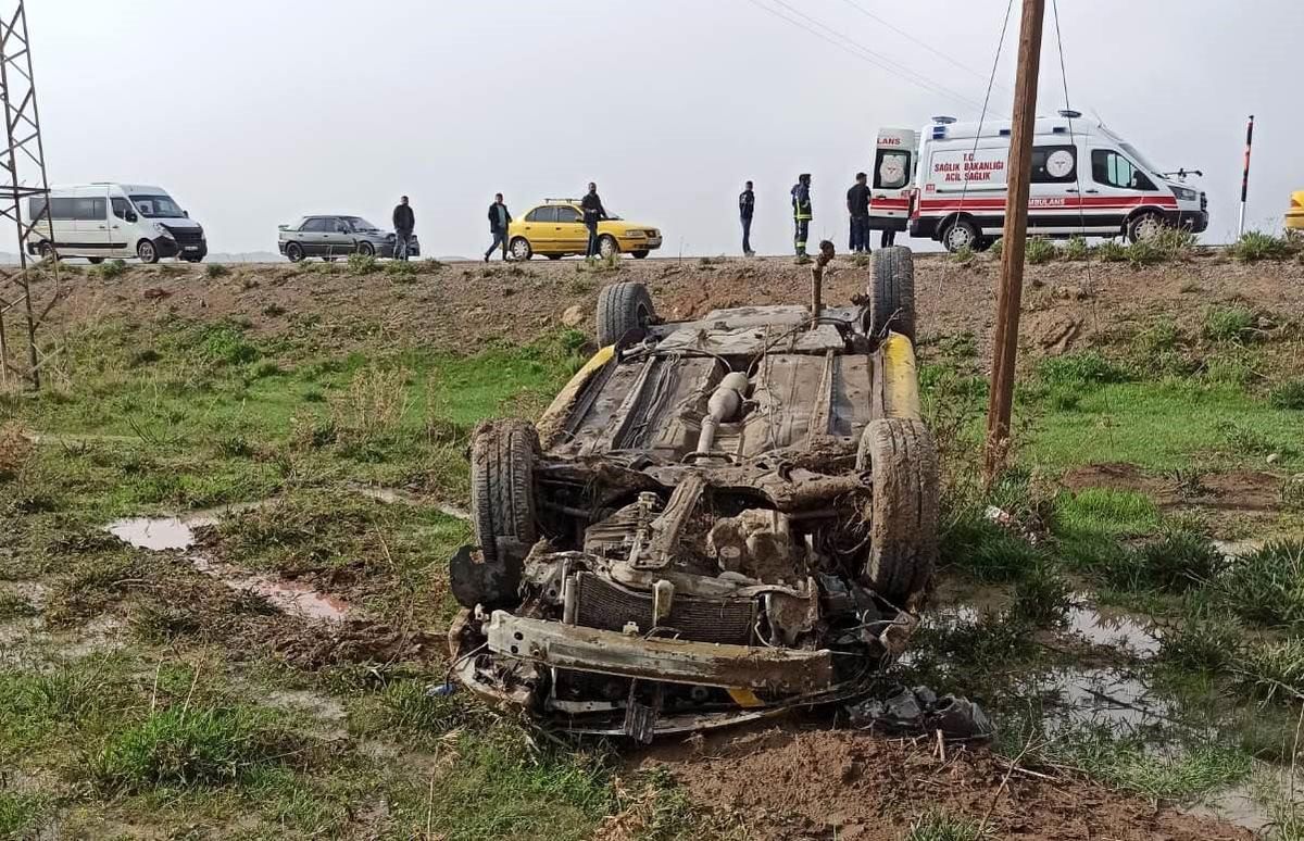 Van'da İran plakalı otomobil kaza yaptı: 1 yaralı