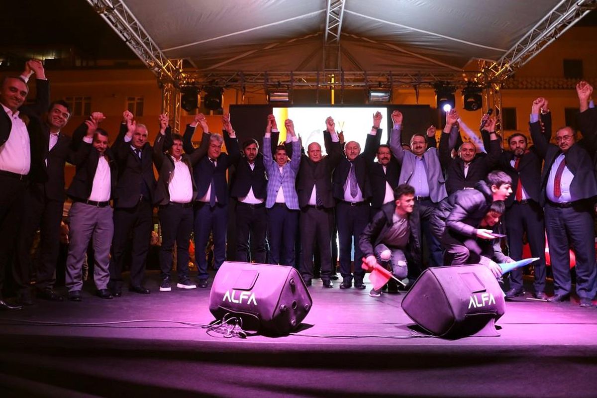 Erdoğan, yeniden cumhurbaşkanı seçildi