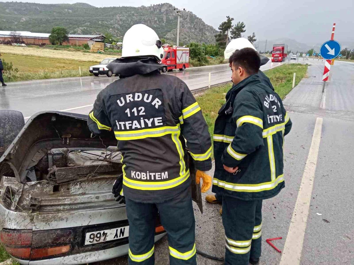 Burdur'da Otomobil Takla Attı: 1 Yaralı