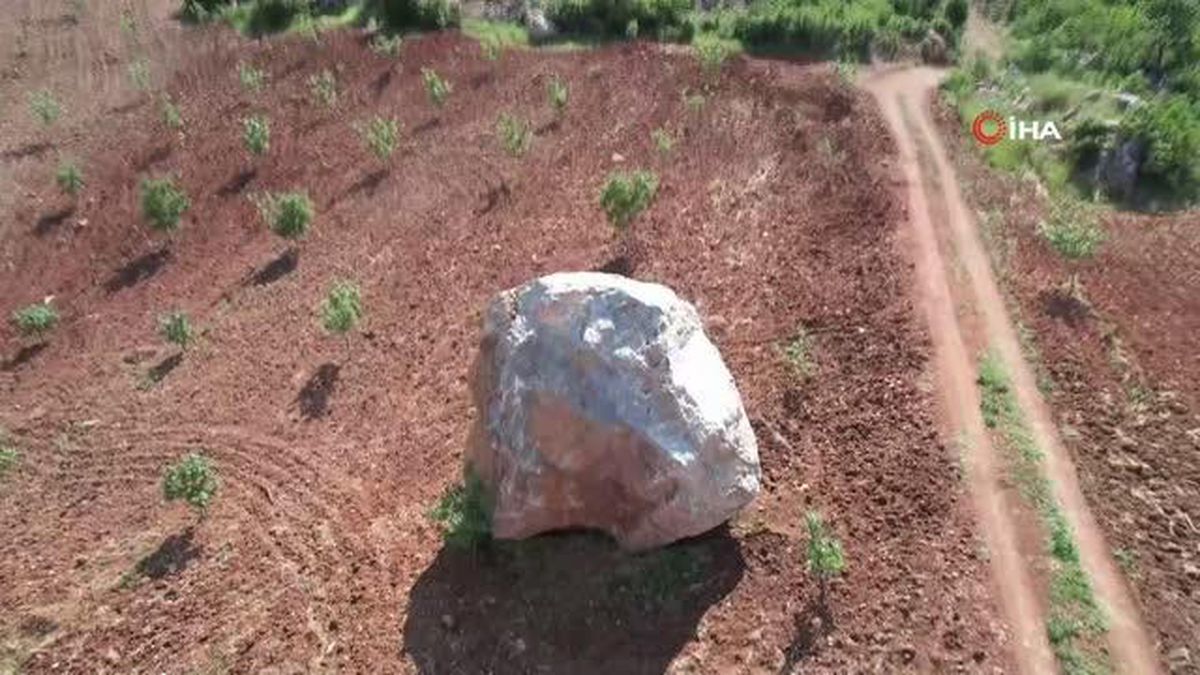 Dev kayalar köyü tehdit etti, bin rakımlı zirveye konteyner kent kuruldu