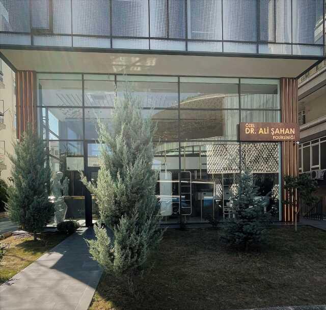 Dr. Ali Şahan'ın kliniğine Tolga Gürsoy dokunuşu İç mimar Tolga Gürsoy: Dr. Şahan'ın kliniğinde hastaların hislerinden yola çıktık Dr. Ali Şahan'ın kliniğine Tolga Gürsoy dokunuşu İç mimar Tolga Gürsoy: Dr. Şahan'ın kliniğinde hastaların hislerinden yola çıktık