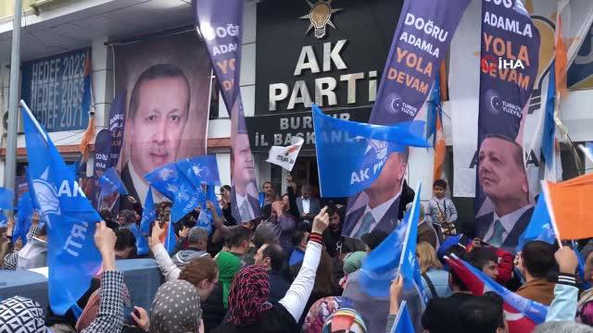 Erdoğan'ın seçim zaferi Burdur'da coşku ile kutlandı