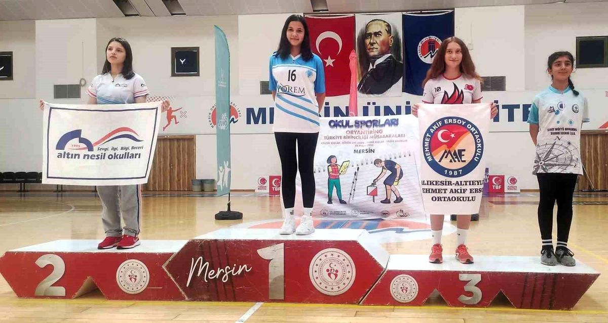 Manisalı Ecrin, oryantiringte Türkiye şampiyonu oldu