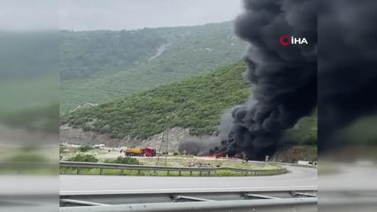 Kimyasal Yüklü Tır Kaza Yaptı, Alev Aldı
