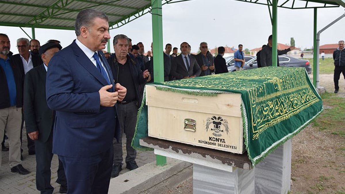 Sağlık Bakanı Fahrettin Koca'nın acı günü! Seçim günü vefat eden anneannesini defnettiler