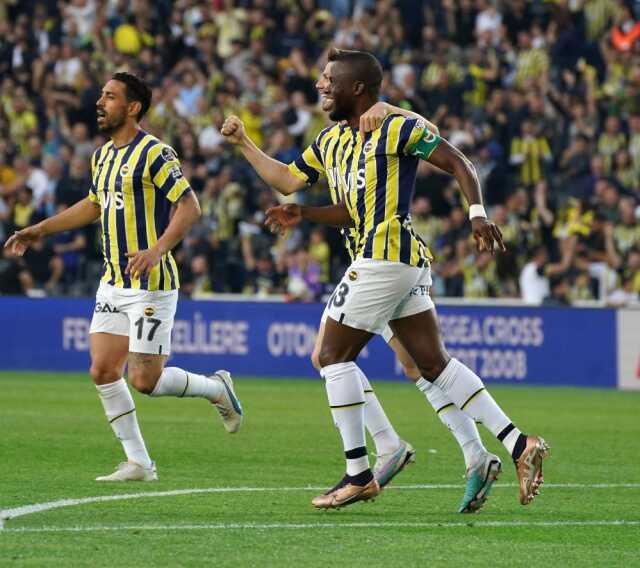 Enner Valencia, Alex de Souza'yı geçerek Fenerbahçe'nin en çok gol atan yabancı futbolcusu oldu Enner Valencia, Alex de Souza'yı geçerek Fenerbahçe'nin en çok gol atan yabancı futbolcusu oldu