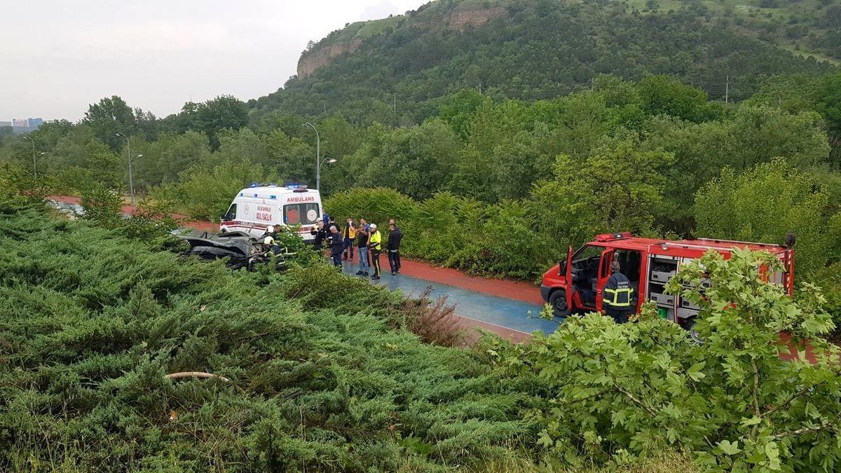 Karabük'te cip bisiklet yoluna uçtu: 2 yaralı