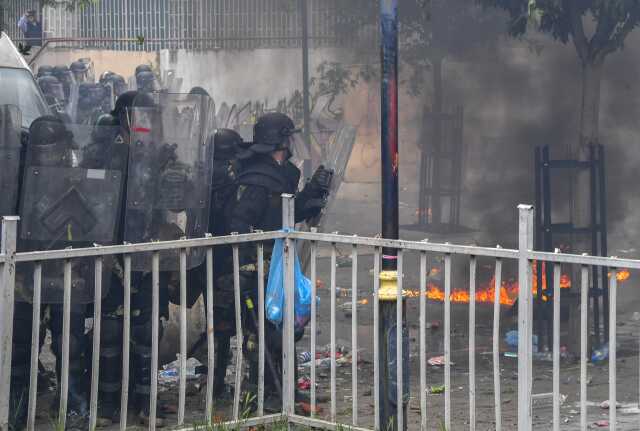Kosova alev alev! Arnavut belediye başkanı istemeyen Sırp göstericiler güvenlik güçleriyle çatıştı: 41 NATO askeri yaralandı