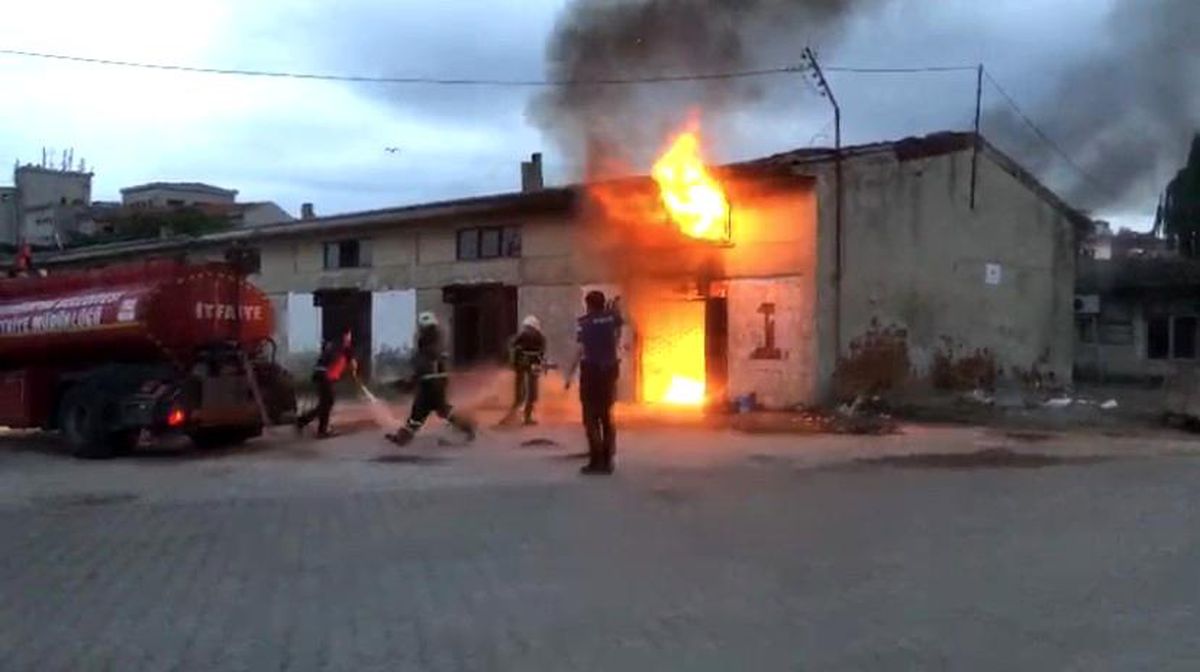 Edirne Sebze Halinde Yangın Çıktı