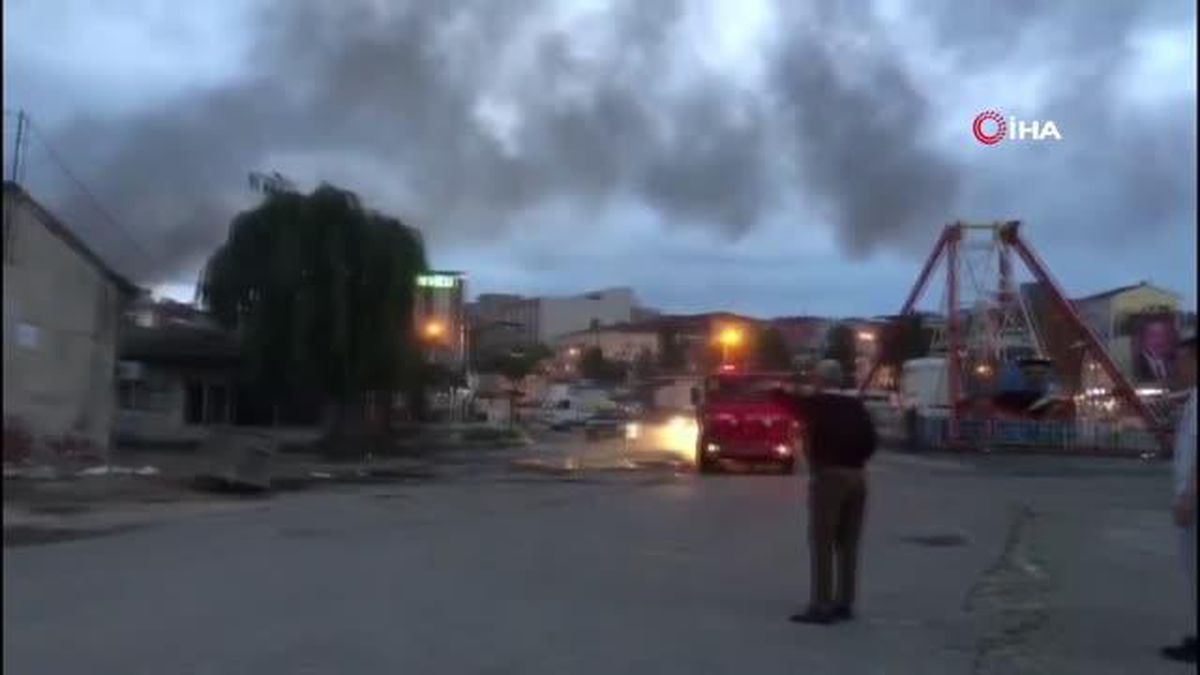 Sebze halindeki yangın paniğe neden oldu
