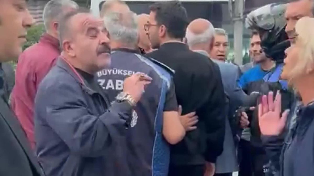 İBB ekipleri kaçak kafeyi yıkarken arbede çıktı, İmar Müdürü yaralandı