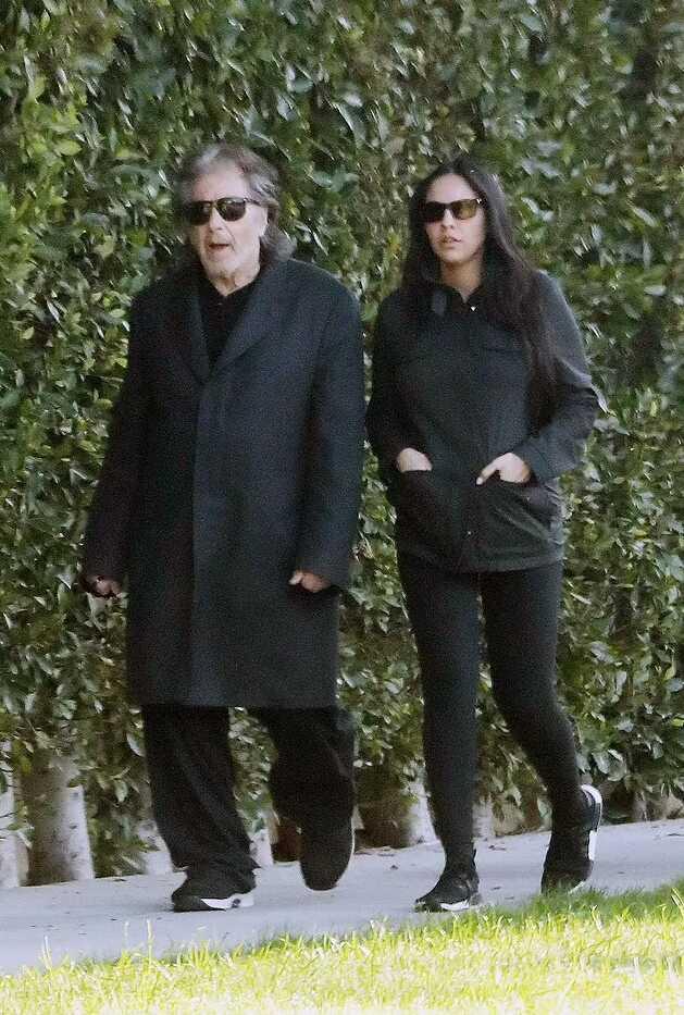 82 yaşındaki ünlü oyuncu Al Pacino, dördüncü kez baba oluyor! 29 yaşındaki sevgilisi 8 aylık hamile 82 yaşındaki ünlü oyuncu Al Pacino, dördüncü kez baba oluyor! 29 yaşındaki sevgilisi 8 aylık hamile