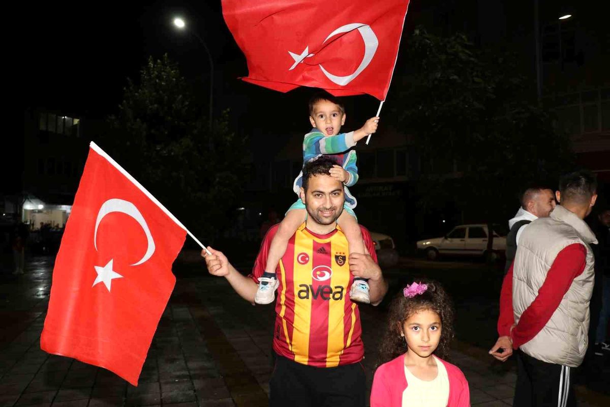 Galatasaray'ın şampiyonluğu Taşova'da coşkuyla kutlandı