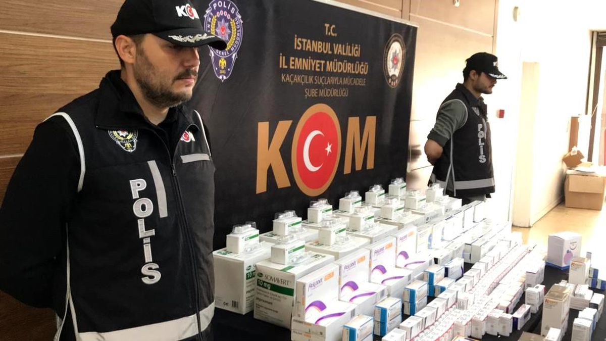 İstanbul'da Kaçak İlaç Operasyonu: 15 Bin 289 Adet İlaç Ele Geçirildi