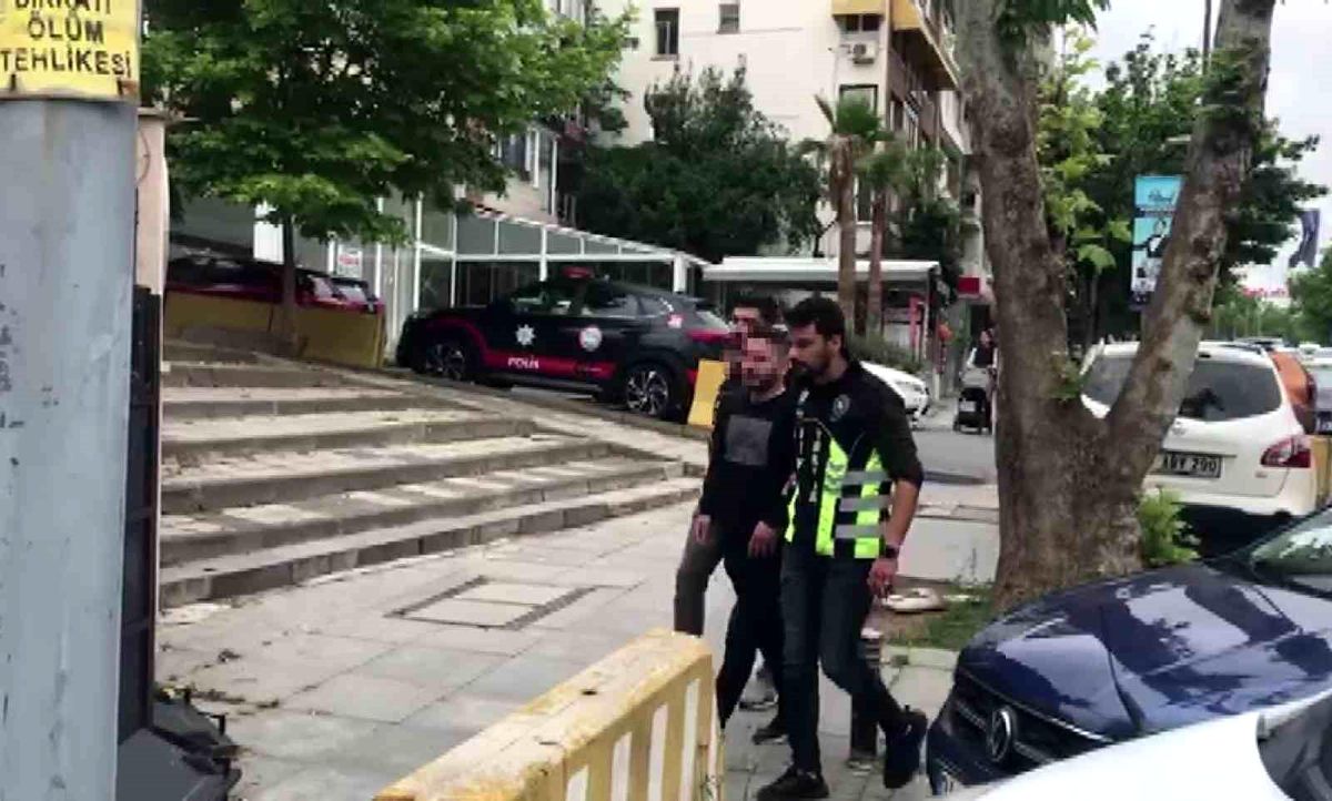Kadıköy'de kiralık otomobille makas atan sürücüye cezai işlem