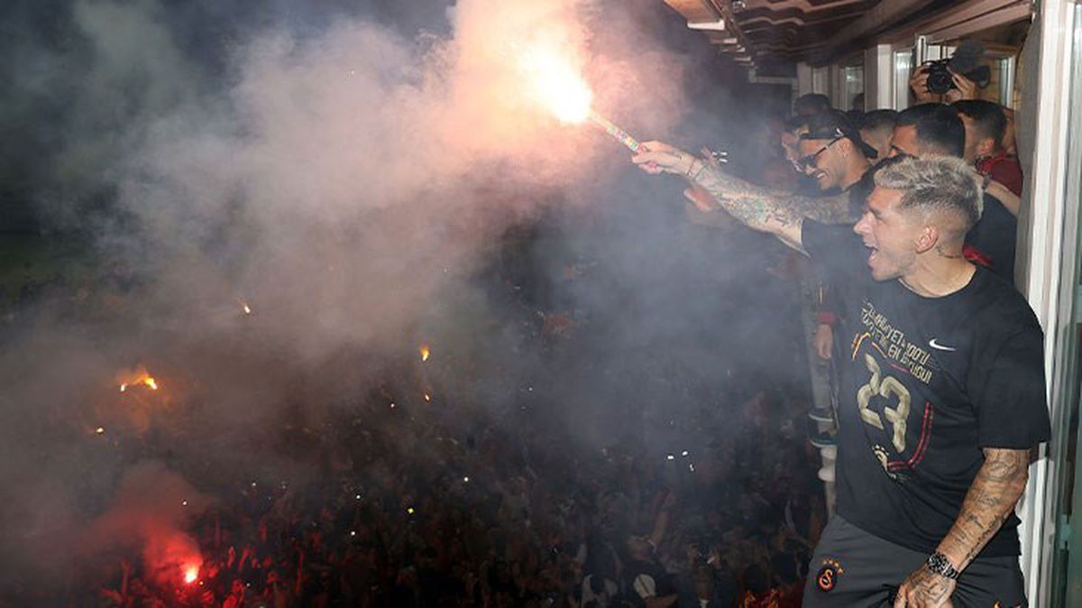 Şampiyon Galatasaray, Florya'yı yangın yerine çevirdi! Icardi'nin 'Aşkın Olayım' performansı geceye damga vurdu