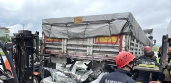 Samsun'da Tırın Altına Giren Otomobilin Sürücüsü Hayatını Kaybetti